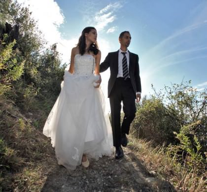 Io sto con la sposa. Attraverso il filo spinato, con camera a spalla