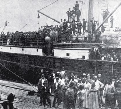 Lo zio d’America: fotoracconto di una migrazione del secolo scorso.